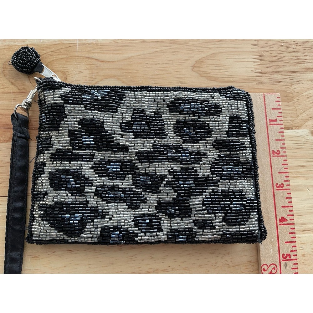 Vintage Small Hand Beaded Leopard Coin Purse - Picture 4 of 16